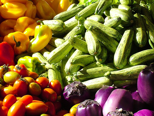 Jakie składniki dostarczają nam warzywa i owoce?